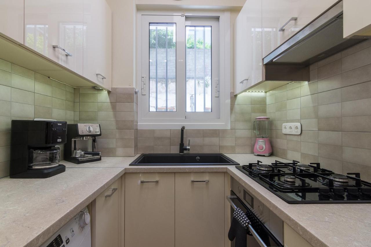 Beautiful And Spacious Apartment In Pagrati 아테네 외부 사진